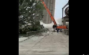 (影)拆水泥塔出包害高鐵停駛影響逾11萬旅客! 怪手司機跳車狂奔保命