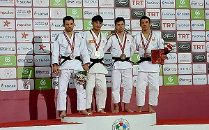 楊勇緯開季首站就奪冠 教練：他是世界級的選手