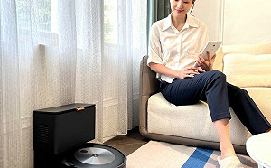 新款掃地機器人進化！連便便都能閃