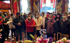 玄天上帝聖誕千秋暖壽 侯友宜至五股賀聖宮參拜祈福