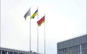 俄軍撤離 車諾比核電廠再升起烏克蘭國旗