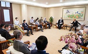 追加劑接種率為75%？蘇揆：斟酌醫療量能 逐步調整各種防疫規定