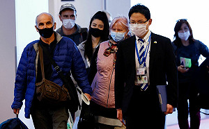 20名烏克蘭避難民眾乘日本政府專機抵日 專家：作法罕見