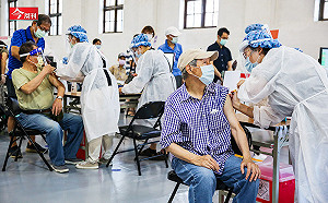 本土確診才 12 天就飆破 900 例！「重症清零」比壓低確診數更重要？