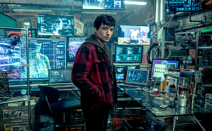 《閃電俠》伊薩米勒KTV鬧事遭切割！「退出DC宇宙」合作全暫停