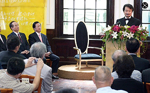 阿扁國務機要費曾給450萬元 施明德：他又來討人情