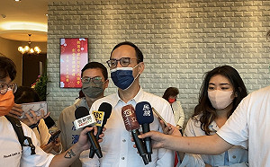 羅智強出席活動避同台？朱立倫這樣說