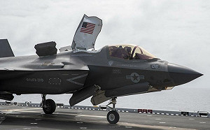 解放軍特別招募F-35飛行員 偷師航母起降以對抗美國