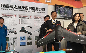 國防戰力再提升 經緯航太「軍用商規陸用型監偵無人機」完成海軍驗收測試　
