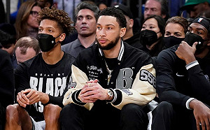 美媒：Simmons預計將在季後賽復出