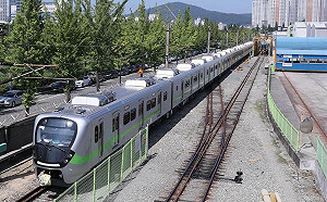 「最美電聯車」EMU900防墜板頻斷裂！台鐵：1個月內全面更換