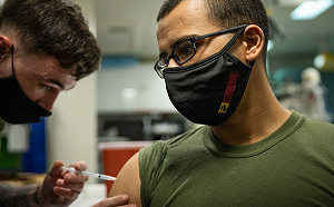 美國海軍、海軍陸戰隊上周解僱296名未接種COVID-19疫苗人員