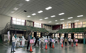 竹縣＋12！1國小生1幼兒確診  足跡曝：郵局、超市、葬儀社、中央市場等