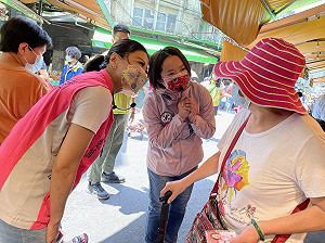 「板橋女兒」林楚茵輔選 挺在地服務新女力黃淑君進新北議會