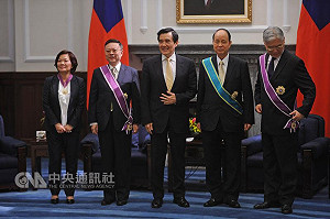 兩岸交流有功  馬贈勳林中森、王郁琦等