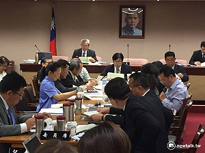 朝野共識 公投年齡下修至18歲、降過關門檻