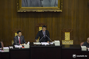 立院三讀 課審會需納入學生代表