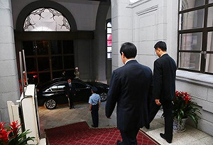 卸任前最後行程 馬英九宴請外賓開心高歌