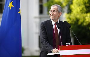 奧地利總統選舉 范德貝倫險勝極右派霍弗