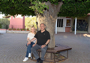 以色列總理夫人涉挪公款裝潢私宅  面臨起訴