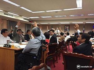 不滿延審黨產條例 國民黨立委退席抗議