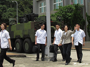 部隊基層業務雜  蔡英文視導當場要高層改善