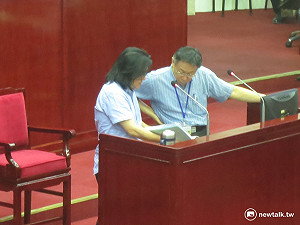 世大運官網仍列「大巨蛋」 柯P不悅要求換掉