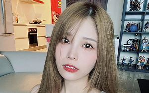 瑀熙無袖背心露酥胸 喊「夏天到了」翻出短袖