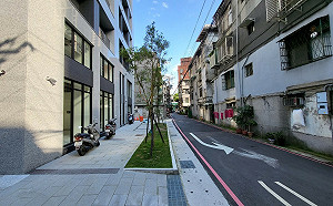 新北新店中興路三段簡易都更完工 老舊鐵皮變身新大樓