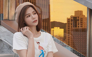 蘿莉塔獨坐被問「不是很會罵髒話？」她傻眼吐槽：我一個人要罵誰