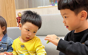 蔡桃貴被情緒勒索？蔡波能「求餵食」撒嬌：我是小底迪捏