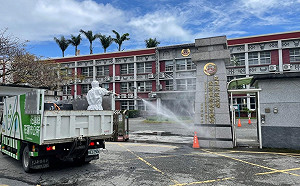 疫情燒進校園！ 花蓮縣府：恢復隔板用餐、畢業旅行暫緩