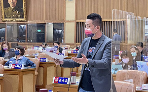 疫苗快篩仍缺卻鬆綁   新北議員陳偉杰憂：會考「疫」發不可收拾