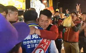 陳柏惟淡出基進？顏寬恒「送暖」：你絕對夠基進