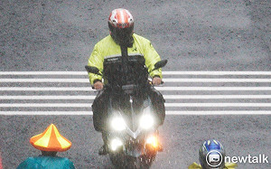 鋒面掠過北部、東部偏涼有雨！彭啟明公布放晴回溫時間