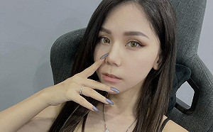 蕾菈曬火辣「比基尼」！超兇畫面吸4.8萬人朝聖