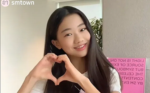 4歲被封「Baby泫雅」！南韓舞蹈神童「夏恩」正式簽約SM娛樂