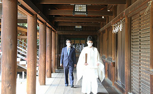 日前首相安倍晉三參拜靖國神社 引發中、韓不滿 敦促正視歷史