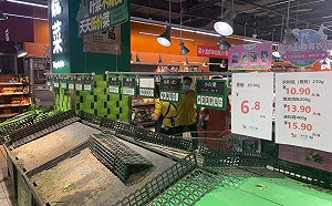 怕變上海第二? 擔憂被封控出不去 北京超市蔬果米麵被搶購一空