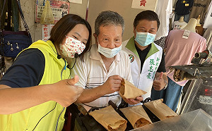 張志豪、黃淑君組「台大連線」 合體新北國泰市場掃街力拚初選過關