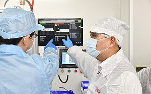 新北市長侯友宜勤訪快篩試劑製造廠 及時解決設廠問題