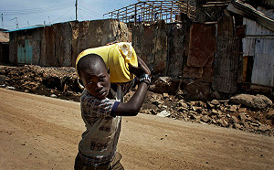 竟然必須「以性換水」! 肯亞貧民窟水販子猖獗  成當地居民最大夢魘