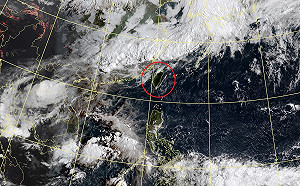 上午晴朗炎熱下午變天 南部高溫北東風雨漸逼近
