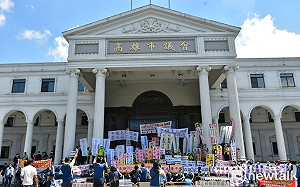 高市獨總議會前陳情  要求陳其邁展現魄力護勞權