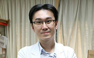 75歲婦人突轉重症！蘇一峰臉書PO「病危通知單」: 本來人都好好的