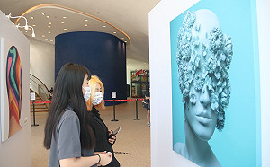 弘光科大結合知名彩妝品牌 國家歌劇院展出藝術作品