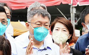 遭陳建仁嗆「不懂流行病學、回去看書」 柯文哲「呵呵呵」笑了