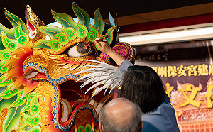 「有英鬥陣」第三集！蔡英文出席「保生文化祭」為火獅開光點睛祈求疫情平安