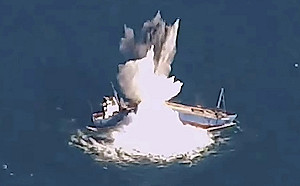 (影)美國空軍試射「QUICKSINK」 如重型魚雷將測試船炸成兩截