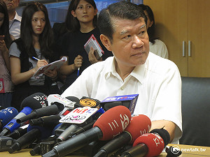 回應工會休息抗爭 何煖軒：檢討不合適航班